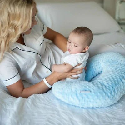 Coussin d'Allaitement - MamiCuddle™ - Bleu - Le Nid de Maman