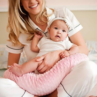Coussin d'Allaitement - MamiCuddle™ - Rose - Le Nid de Maman