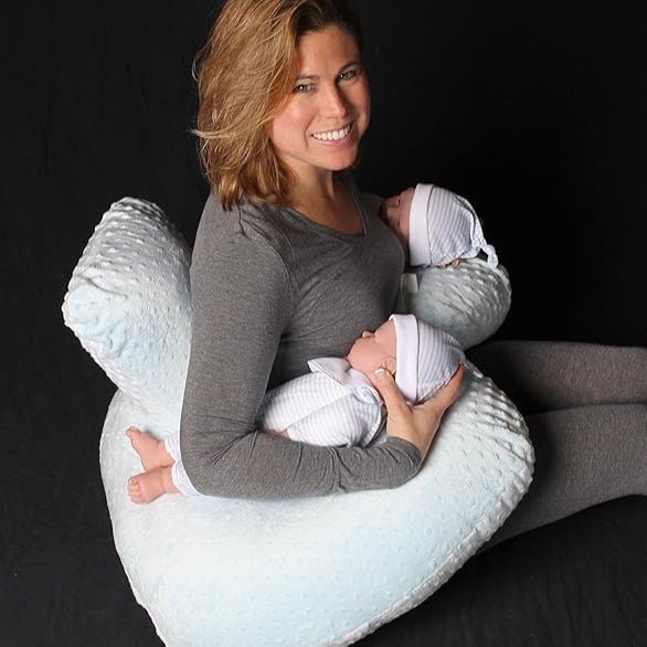 Coussin d'Allaitement - TwinCuddle™ - Bleu Ciel - Le Nid de Maman