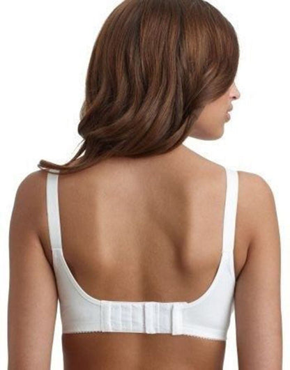 femme porte Rallonge Soutien Gorge 3 crochets sur son soutien gorge