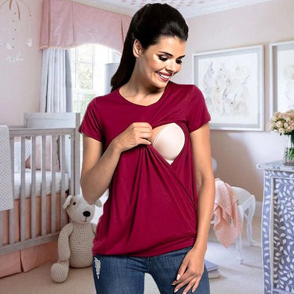 femme porte T shirt pour allaiter Discrète Élégance rouge